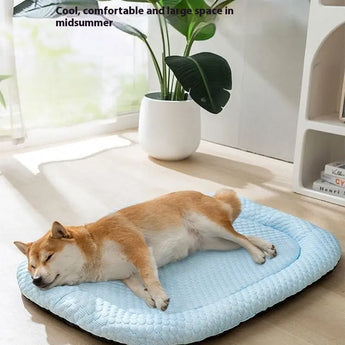 3D mesh ice mat for dogs offering breathable comfort in crates, floors, and summer kennels